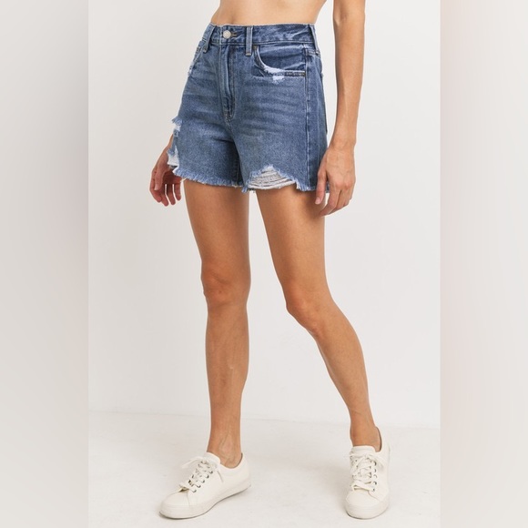 Flattering NWT Jean Shorts - Picture 1 of 5